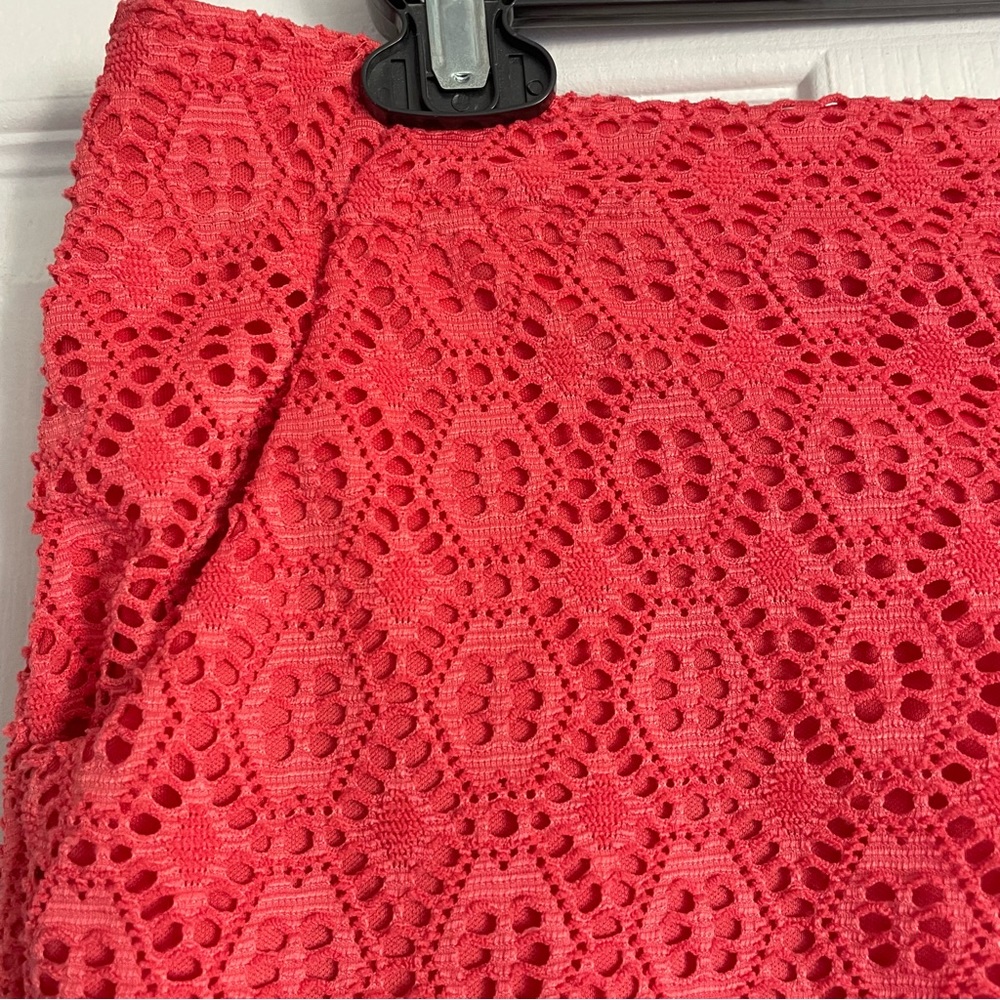 EUC Rewind Women’s Crochet Lace Shorts in Coral - Large - Picture 3 of 6